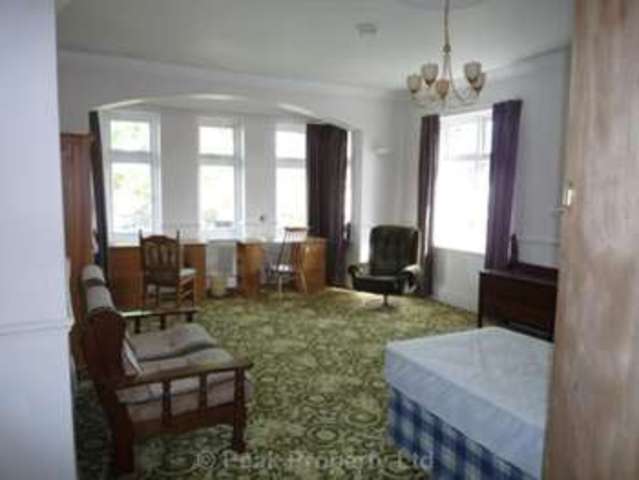  Image of 7 bedroom House Share to rent in Canewdon Road Westcliff-on-Sea SS0 at Canewdon Road  Westcliff On Sea, SS0 7NE