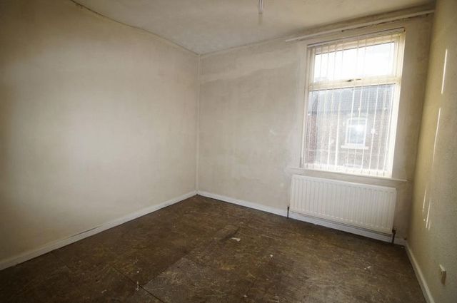  Image of 2 bedroom Flat for sale in Young Street Gilesgate Durham DH1 at Young Street  Gilesgate, DH1 2JU