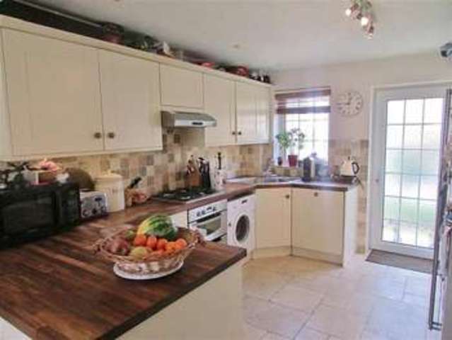  Image of 4 bedroom Detached house to rent in Donnington Place Wantage OX12 at Wantage, OX12 9YE