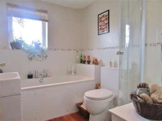  Image of 4 bedroom Detached house to rent in Donnington Place Wantage OX12 at Wantage, OX12 9YE
