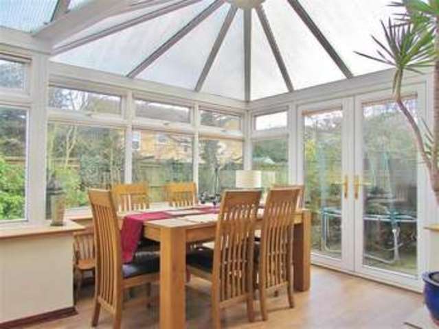  Image of 4 bedroom Detached house to rent in Donnington Place Wantage OX12 at Wantage, OX12 9YE