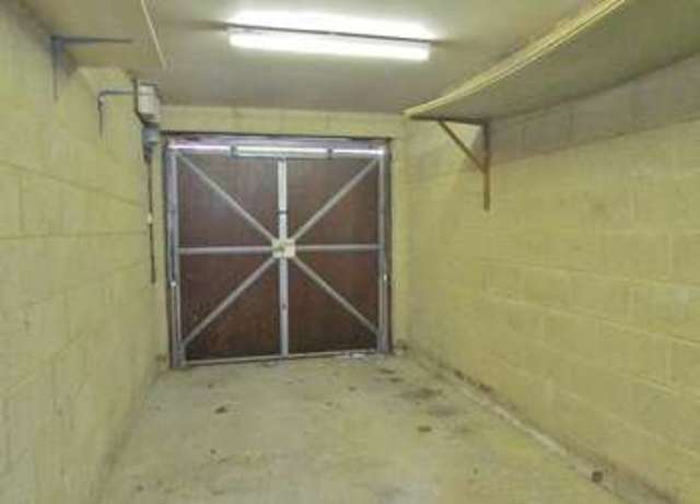  Image of 5 bedroom Town House to rent in Stirlings Road Wantage OX12 at Wantage, OX12 7BB