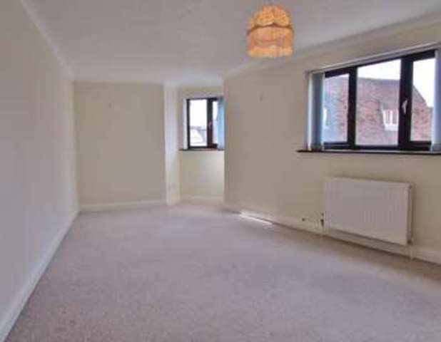 Image of 5 bedroom Town House to rent in Stirlings Road Wantage OX12 at Wantage, OX12 7BB