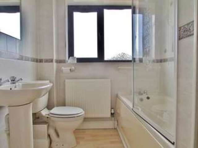  Image of 5 bedroom Town House to rent in Stirlings Road Wantage OX12 at Wantage, OX12 7BB
