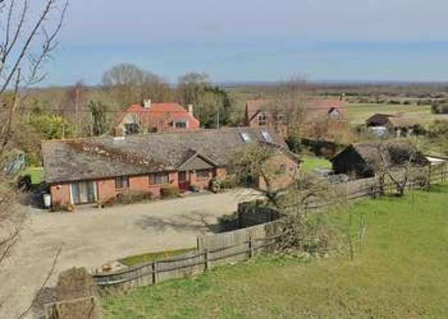  Image of 5 bedroom Detached house for sale in Church Way Sparsholt Wantage OX12 at Westcot  Wantage, OX12 9PY