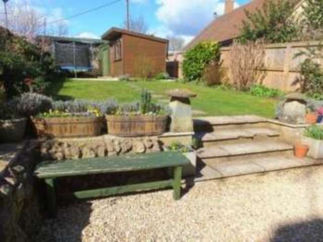  Image of 3 bedroom End of Terrace for sale in Longcot Road Shrivenham Swindon SN6 at Longcot Road Shrivenham SWINDON, SN6 8AL
