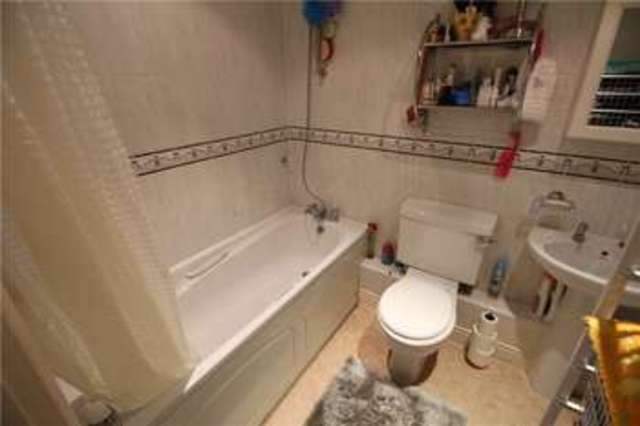  Image of 1 bedroom Apartment for sale in York Road Woking GU22 at 5 York Road Woking Woking, GU22 7XP