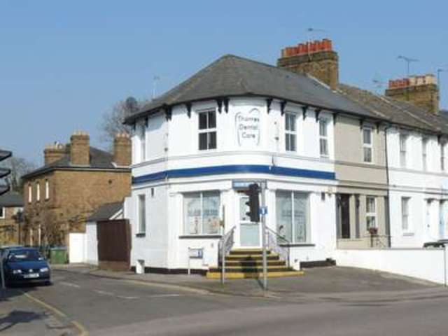  Image of Property to rent in Cholmley Terrace Portsmouth Road Thames Ditton KT7 at Chomley Terrace Thames Dittton, KT7 0XX