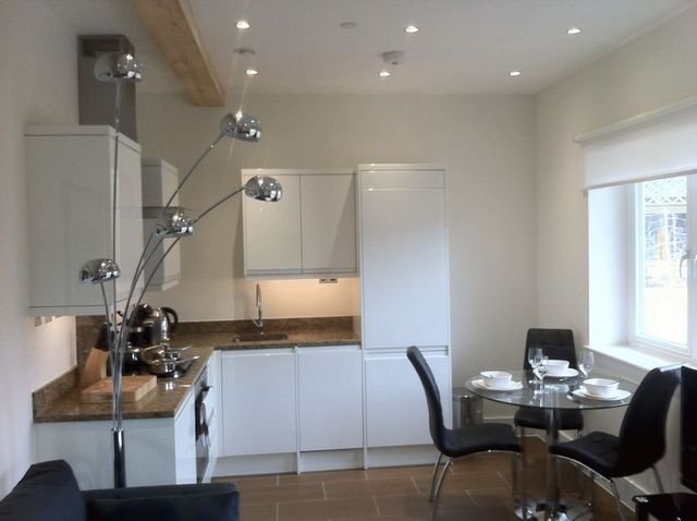  Image of 2 bedroom Property to rent in Commercial Road London E14 at Commercial Road  London, E14 7LW