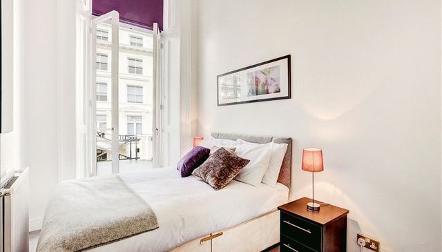  Image of 2 bedroom Flat to rent in Lexham Gardens London W8 at Lexham Gardens  London, W8 6JN
