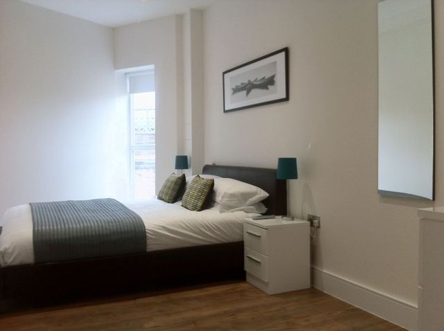  Image of 2 bedroom Property to rent in Commercial Road London E14 at Commercial Road  London, E14 7LW