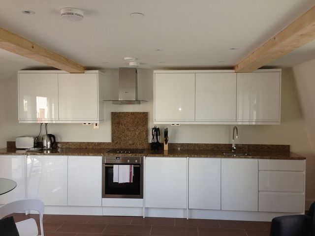  Image of 2 bedroom Property to rent in Commercial Road London E14 at Commercial Road  London, E14 7LW