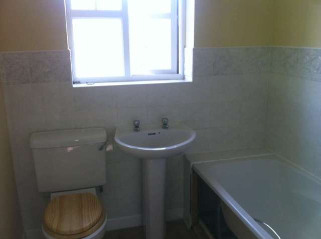  Image of 3 bedroom Semi-Detached house to rent in Alderwood Avenue Liverpool L24 at Alderwood Avenue Speke Liverpool, L24 2UB