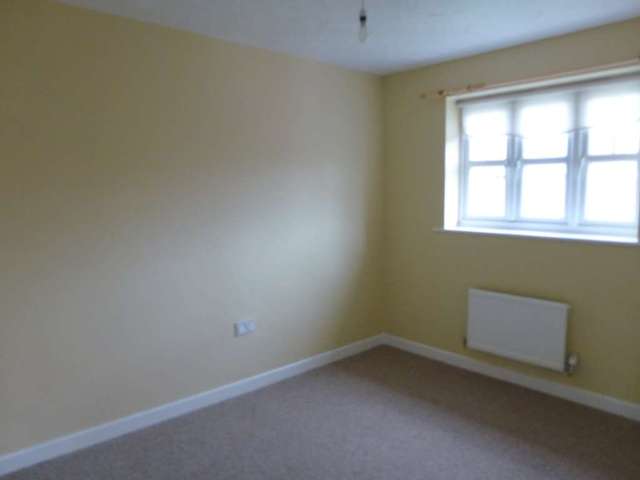  Image of 3 bedroom Semi-Detached house to rent in Alderwood Avenue Liverpool L24 at Alderwood Avenue Speke Liverpool, L24 2UB