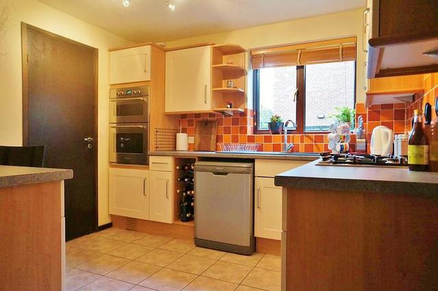  Image of 4 bedroom Detached house for sale in Alexander Close Abingdon OX14 at Abingdon, OX14 1XA