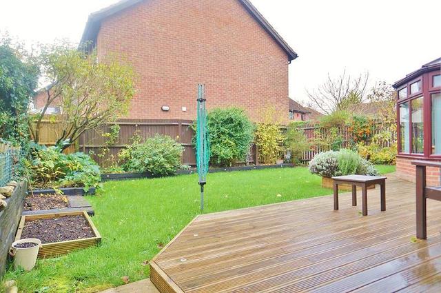  Image of 4 bedroom Detached house for sale in Alexander Close Abingdon OX14 at Abingdon, OX14 1XA
