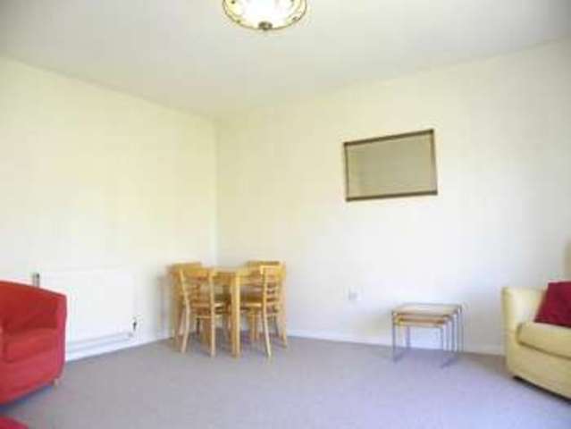  Image of 2 bedroom Flat to rent in St. Andrews Road Henley-on-Thames RG9 at Allison House St. Andrews Road Henley-On-Thames, RG9 1HS