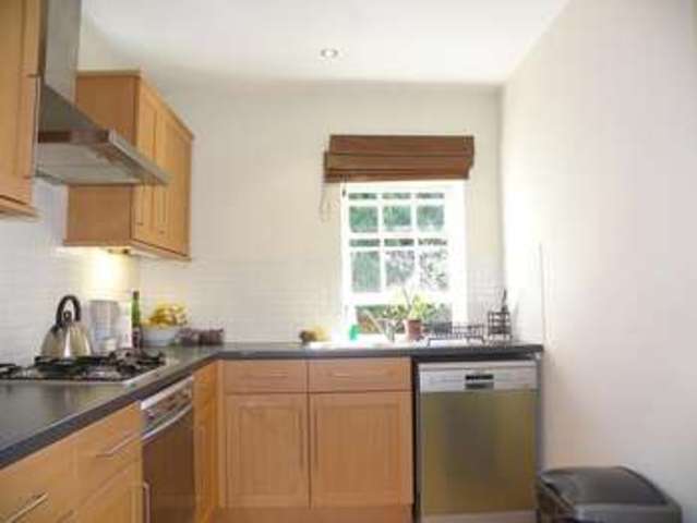 Image of 2 bedroom Flat to rent in St. Andrews Road Henley-on-Thames RG9 at Allison House St. Andrews Road Henley-On-Thames, RG9 1HS