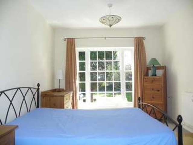  Image of 2 bedroom Flat to rent in St. Andrews Road Henley-on-Thames RG9 at Allison House St. Andrews Road Henley-On-Thames, RG9 1HS