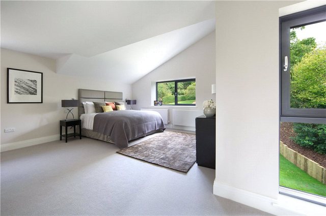  Image of 5 bedroom Detached house for sale in Beech Avenue Radlett WD7 at Radlett Hertfordshire Radlett, WD7 7DE