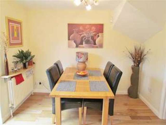  Image of 4 bedroom Town House to rent in Anna Pavlova Close Abingdon OX14 at Abingdon, OX14 1TE