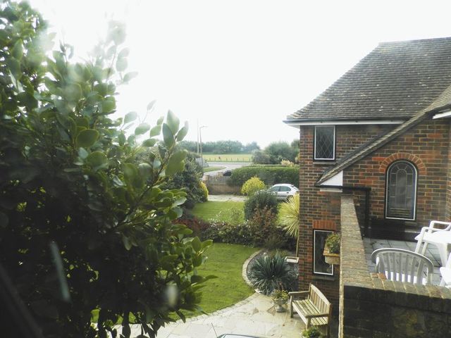  Image of 4 bedroom Detached house for sale in Arlington Avenue Goring-by-Sea Worthing BN12 at Arlington Avenue  Goring Hall, Worthing, BN12 4SX