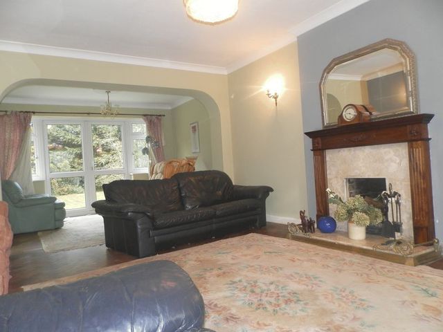  Image of 4 bedroom Detached house for sale in Arlington Avenue Goring-by-Sea Worthing BN12 at Arlington Avenue  Goring Hall, Worthing, BN12 4SX