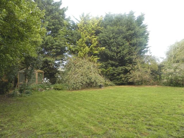  Image of 4 bedroom Detached house for sale in Arlington Avenue Goring-by-Sea Worthing BN12 at Arlington Avenue  Goring Hall, Worthing, BN12 4SX