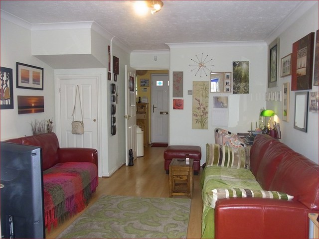  Image of 2 bedroom Terraced house for sale in Artesian Grove New Barnet Barnet EN5 at Artesian Grove  New Barnet, EN5 5HU