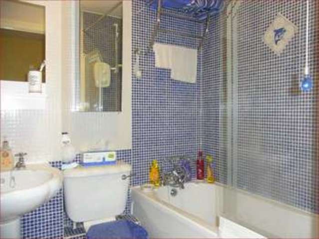  Image of 2 bedroom Terraced house for sale in Artesian Grove New Barnet Barnet EN5 at Artesian Grove  New Barnet, EN5 5HU