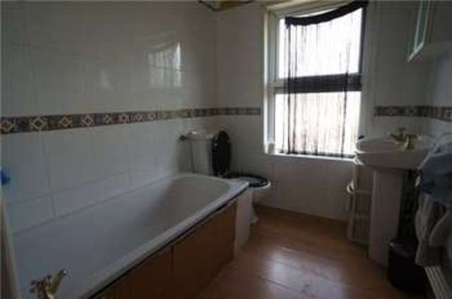  Image of 3 bedroom Terraced house for sale in Ash Road Gravesend DA12 at Gravesend Kent Singlewell or Ifield, DA12 5LW