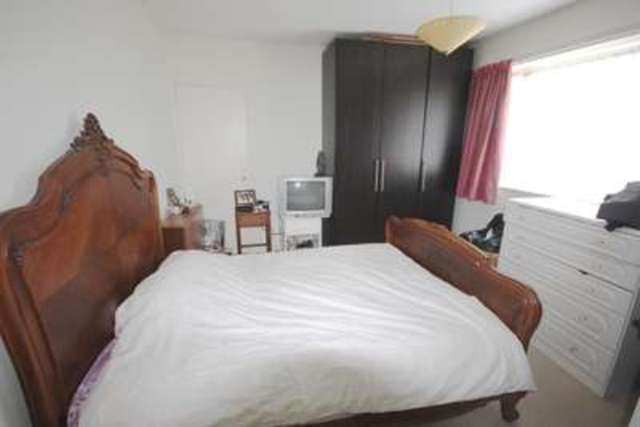  Image of 2 bedroom Ground Flat for sale in Abbey Park Beckenham BR3 at Abbey Park Beckenham Beckenham, BR3 1QE