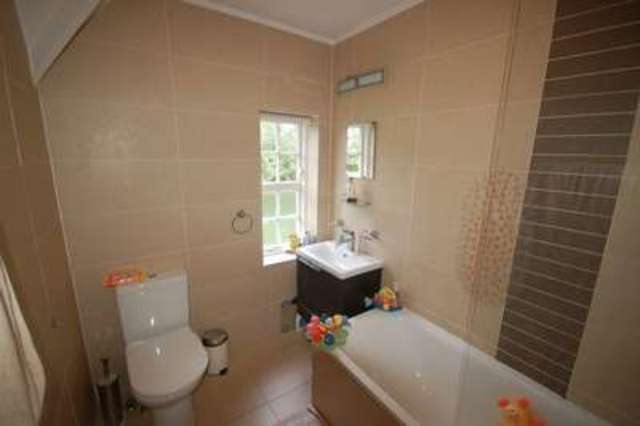  Image of 2 bedroom Semi-Detached house to rent in Asmuns Place London NW11 at Asmuns Place  London, NW11 7XG