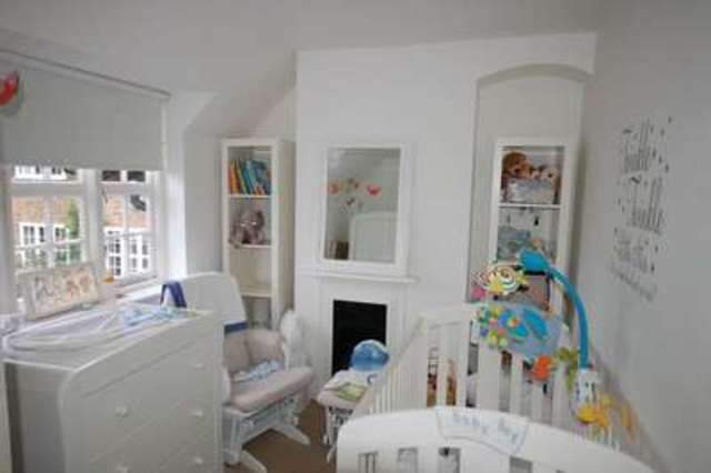 Image of 2 bedroom Semi-Detached house to rent in Asmuns Place London NW11 at Asmuns Place  London, NW11 7XG