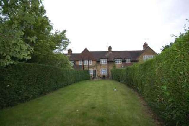  Image of 2 bedroom Semi-Detached house to rent in Asmuns Place London NW11 at Asmuns Place  London, NW11 7XG