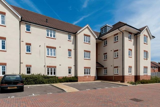  Image of 2 bedroom Flat to rent in Baxendale Road Chichester PO19 at Baxendale Road  Chichester, PO19 6UN