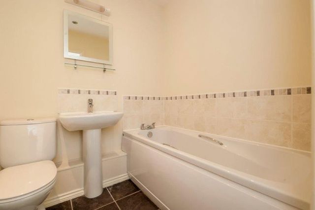 Image of 2 bedroom Flat to rent in Baxendale Road Chichester PO19 at Baxendale Road  Chichester, PO19 6UN