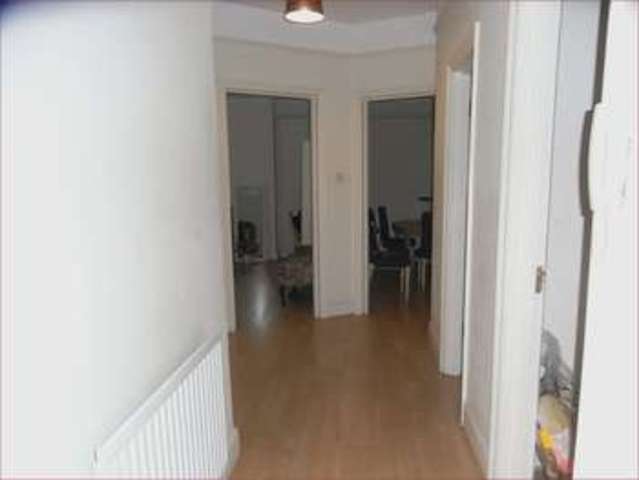  Image of 3 bedroom Flat for sale in Bedford Avenue Barnet EN5 at Bedford Avenue  Barnet, EN5 2EL