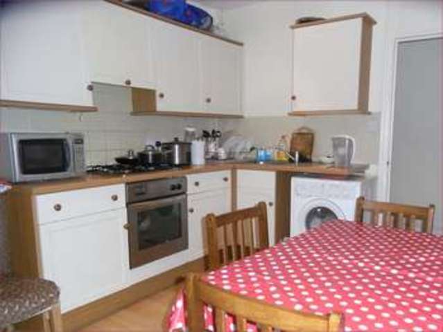  Image of 3 bedroom Flat for sale in Bedford Avenue Barnet EN5 at Bedford Avenue  Barnet, EN5 2EL