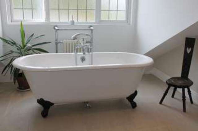  Image of 6 bedroom Detached house for sale in Bedhampton Hill Havant PO9 at Bedhampton Havant Hampshire, PO9 3JP