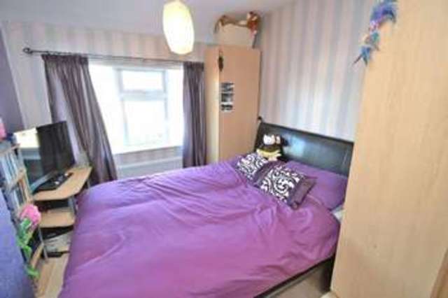  Image of 3 bedroom Semi-Detached house for sale in Berkeley Avenue Long Eaton Nottingham NG10 at Berkeley Avenue  Long Eaton, NG10 3JY