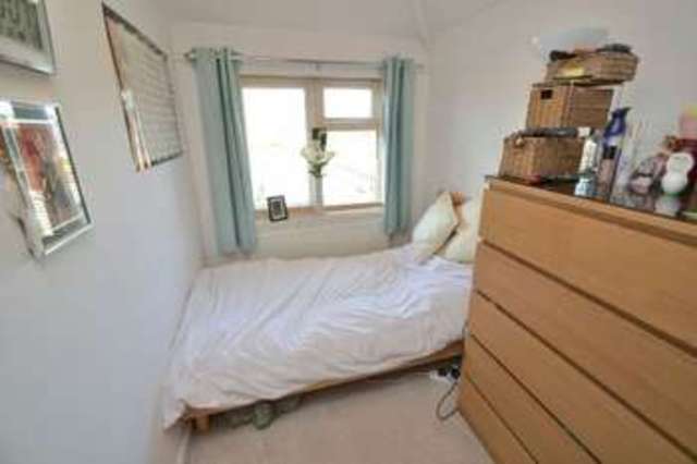  Image of 3 bedroom Semi-Detached house for sale in Berkeley Avenue Long Eaton Nottingham NG10 at Berkeley Avenue  Long Eaton, NG10 3JY