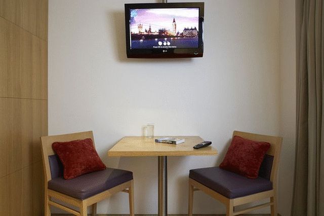  Image of 1 bedroom Flat to rent in Bermondsey Street London SE1 at Bermondsey Street 1 Bed Open Plan London, SE1 3TQ