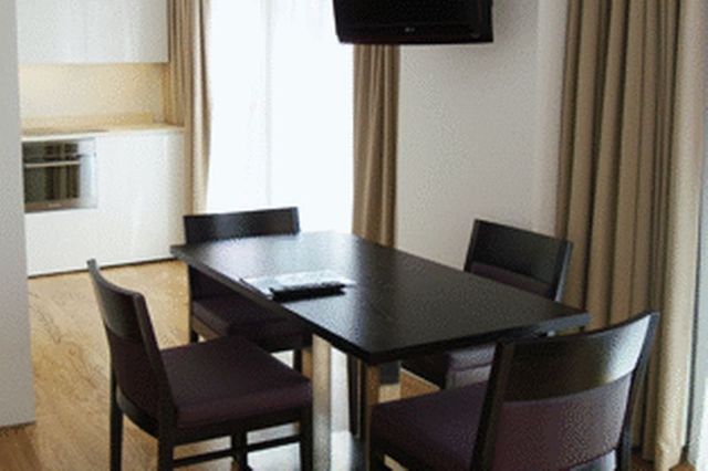  Image of Flat to rent in Bermondsey Street London SE1 at Bermondsey Street Studio London, SE1 3TQ