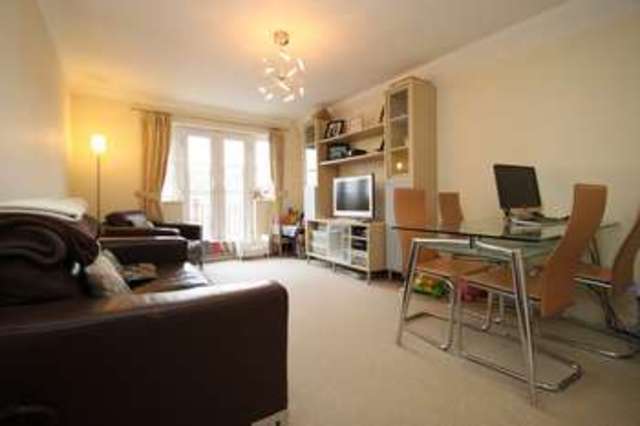  Image of 2 bedroom Flat to rent in Birkenhead Avenue Kingston upon Thames KT2 at Kingston Upon Thames Surrey, KT2 6NJ