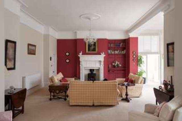  Image of 5 bedroom Detached house for sale in Blendworth Lane Horndean Waterlooville PO8 at Blendworth Waterlooville Hampshire, PO8 0AA