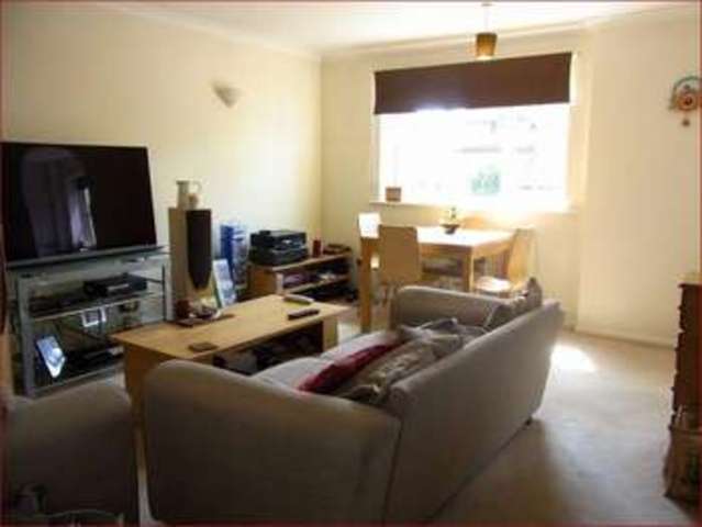  Image of 2 bedroom Property for sale in Boleyn Way New Barnet Barnet EN5 at Boleyn Way  NEW BARNET, EN5 5JS