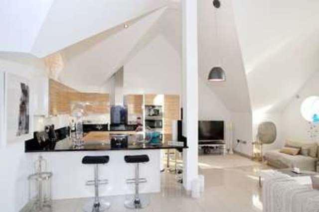  Image of 2 bedroom Flat for sale in Honeycombe Chine Pokesdown Bournemouth BH5 at Boscombe Bournemouth Hampshire, BH5 1LE