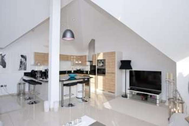  Image of 2 bedroom Flat for sale in Honeycombe Chine Pokesdown Bournemouth BH5 at Boscombe Bournemouth Hampshire, BH5 1LE