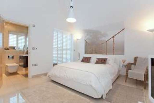  Image of 2 bedroom Flat for sale in Honeycombe Chine Pokesdown Bournemouth BH5 at Boscombe Bournemouth Hampshire, BH5 1LE